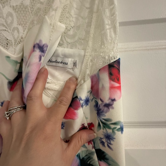 Floral White and Blue Dress - Picture 2 of 2